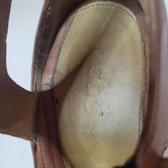 Ecco Brown Leather T-Strap Heeled Sandals - Picture 8 of 14